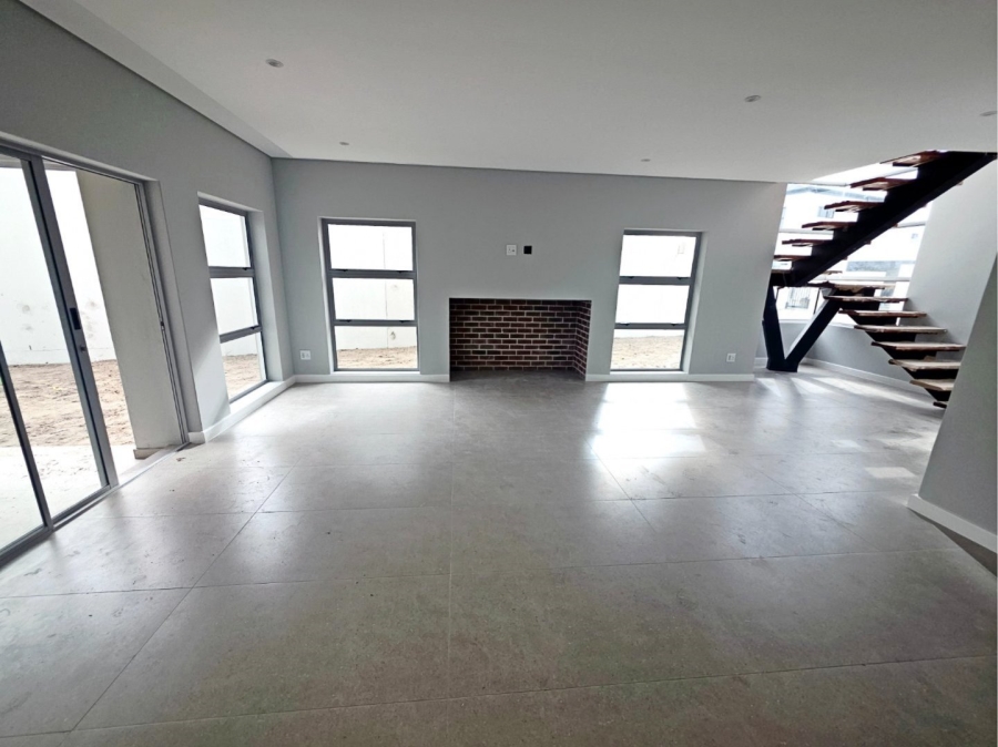  Bedroom Property for Sale in Sandown Western Cape